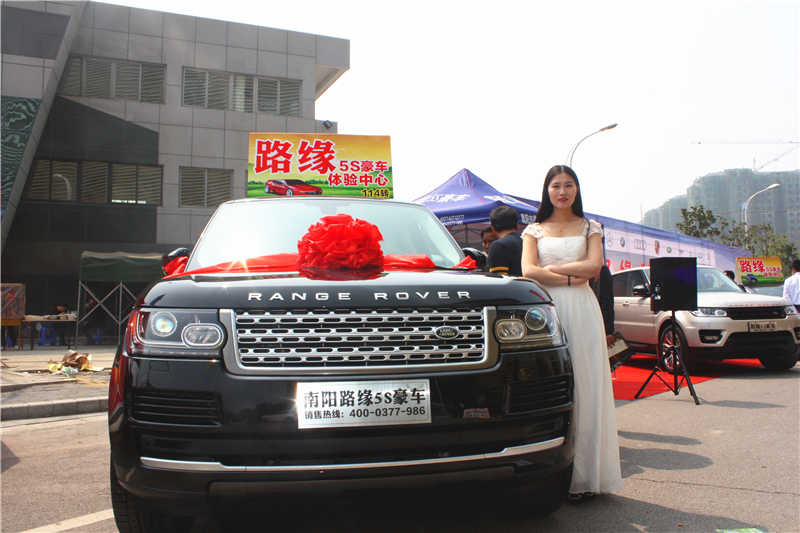 南阳市2015年春季汽车文化节美女香车无码高清大图